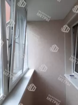 Остекление и отделка балкона Лодочка