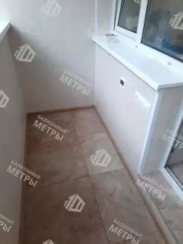 Остекление и отделка балкона Лодочка
