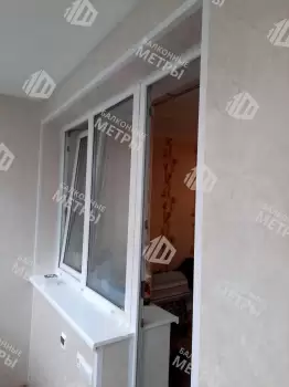 Остекление и отделка балкона Лодочка