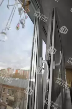 Остекление лоджии окнами с мультифункциональным стеклопакетом и отделка Остекление лоджии окнами с мультифункциональным стеклопакетом и отделка