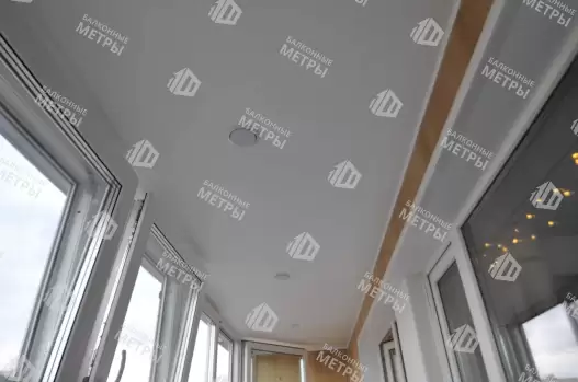 Остекление лоджии окнами с мультифункциональным стеклопакетом и отделка Остекление лоджии окнами с мультифункциональным стеклопакетом и отделка