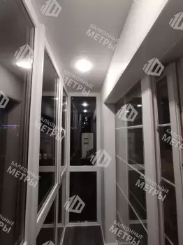 Панорамное остекление и отделка п-образного балкона с утеплением Панорамное остекление и отделка п-образного балкона с утеплением